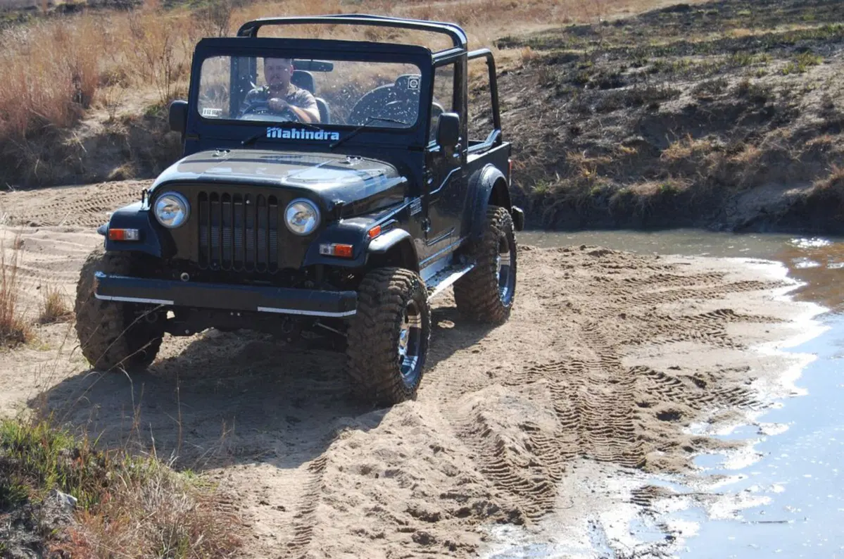 Mahindra Thar (2009-11) (2)