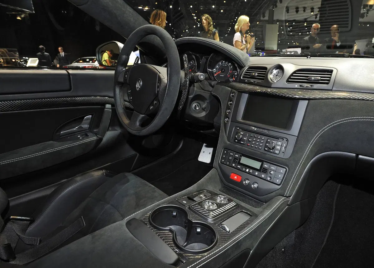Maserati Granturismo GranTurismo 4.7 V8 Sport (16)