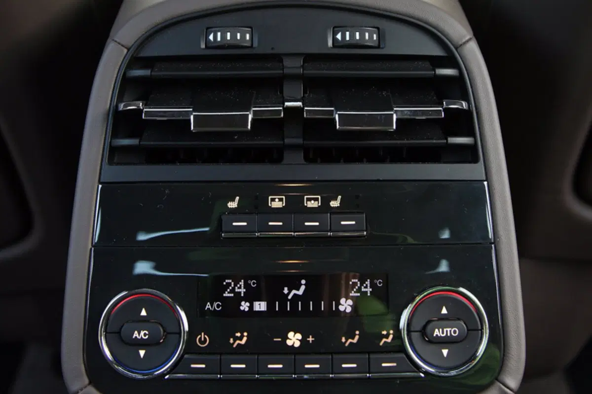 Maserati Quattroporte (2013-24) (47)