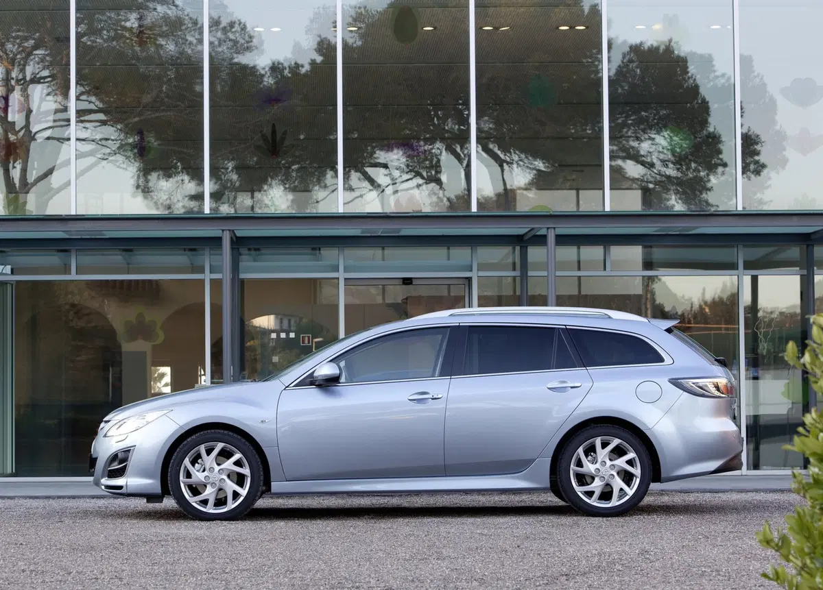 Mazda Mazda6 Station Wagon 2.0 CD 16V 140CV Wagon Luxury (4)