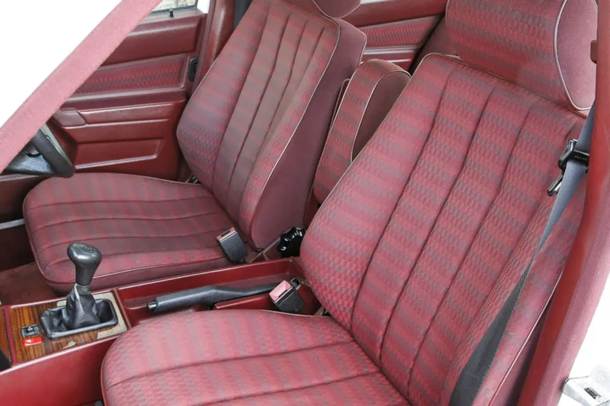 Mercedes-Benz 190 (1983-94) (9)