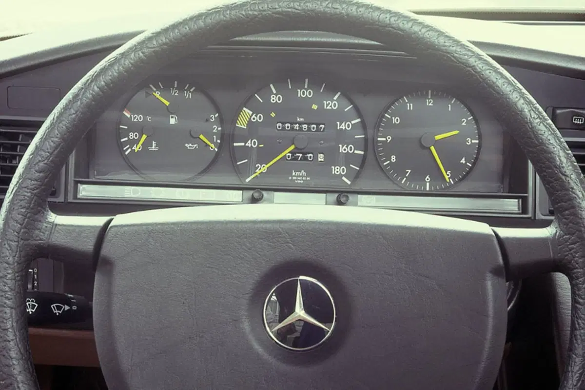 Mercedes-Benz 190 (1983-94) (11)
