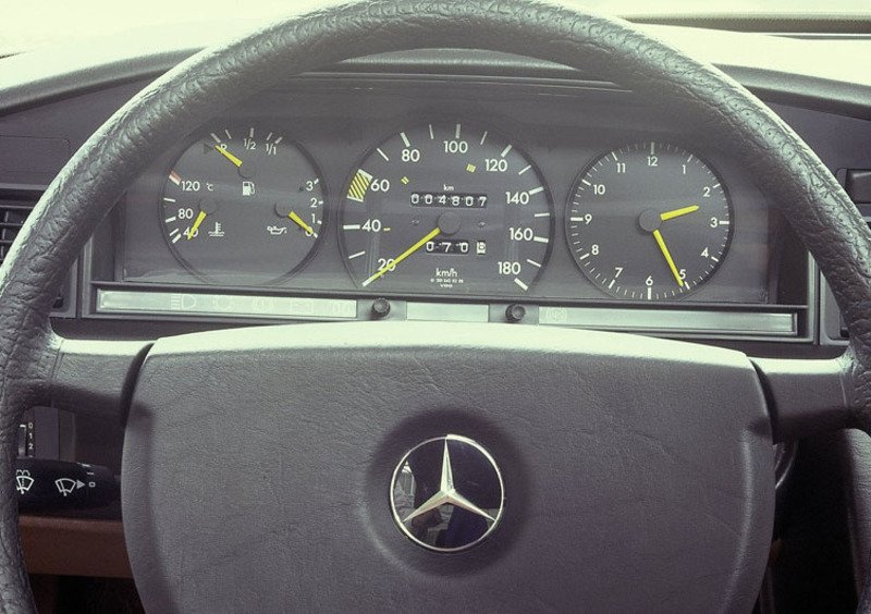 Mercedes-Benz 190 (1983-94) (11)