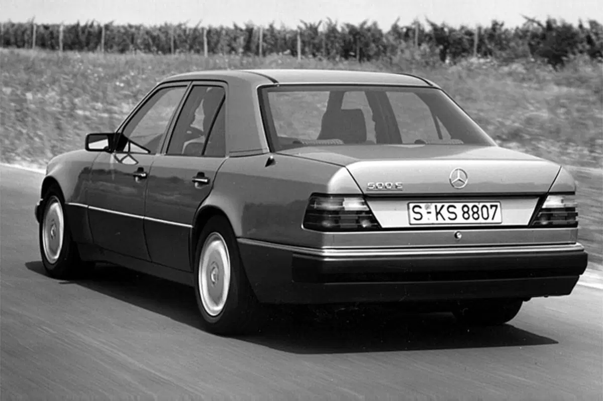 Mercedes-Benz 200 200 cat (2)
