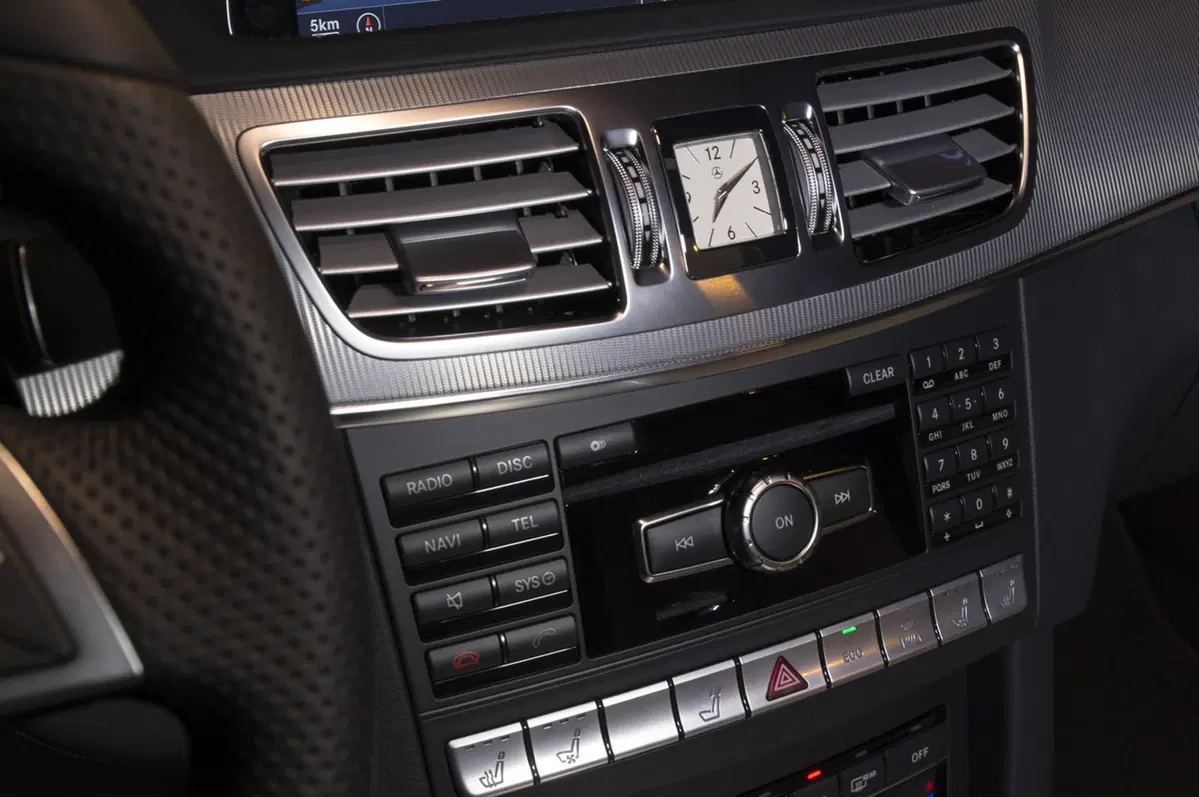 Mercedes-Benz Classe E 200 CDI Executive (29)