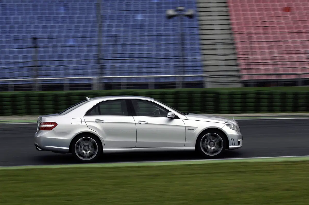 Mercedes-Benz Classe E 200 CDI Executive (43)