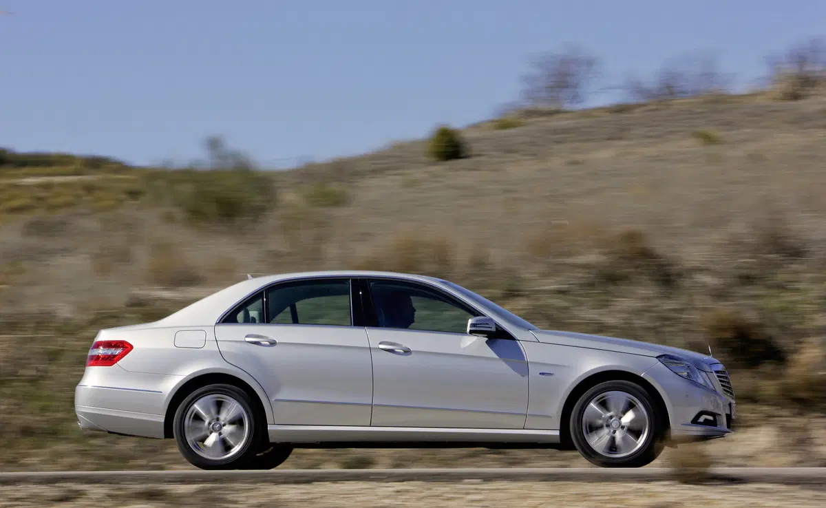 Mercedes-Benz Classe E 200 CDI Executive (52)