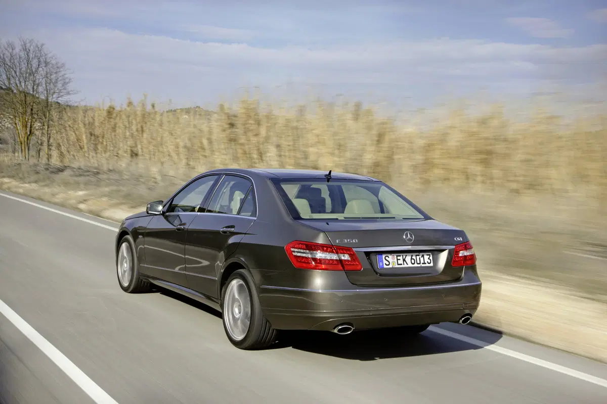 Mercedes-Benz Classe E 200 CDI Executive (53)