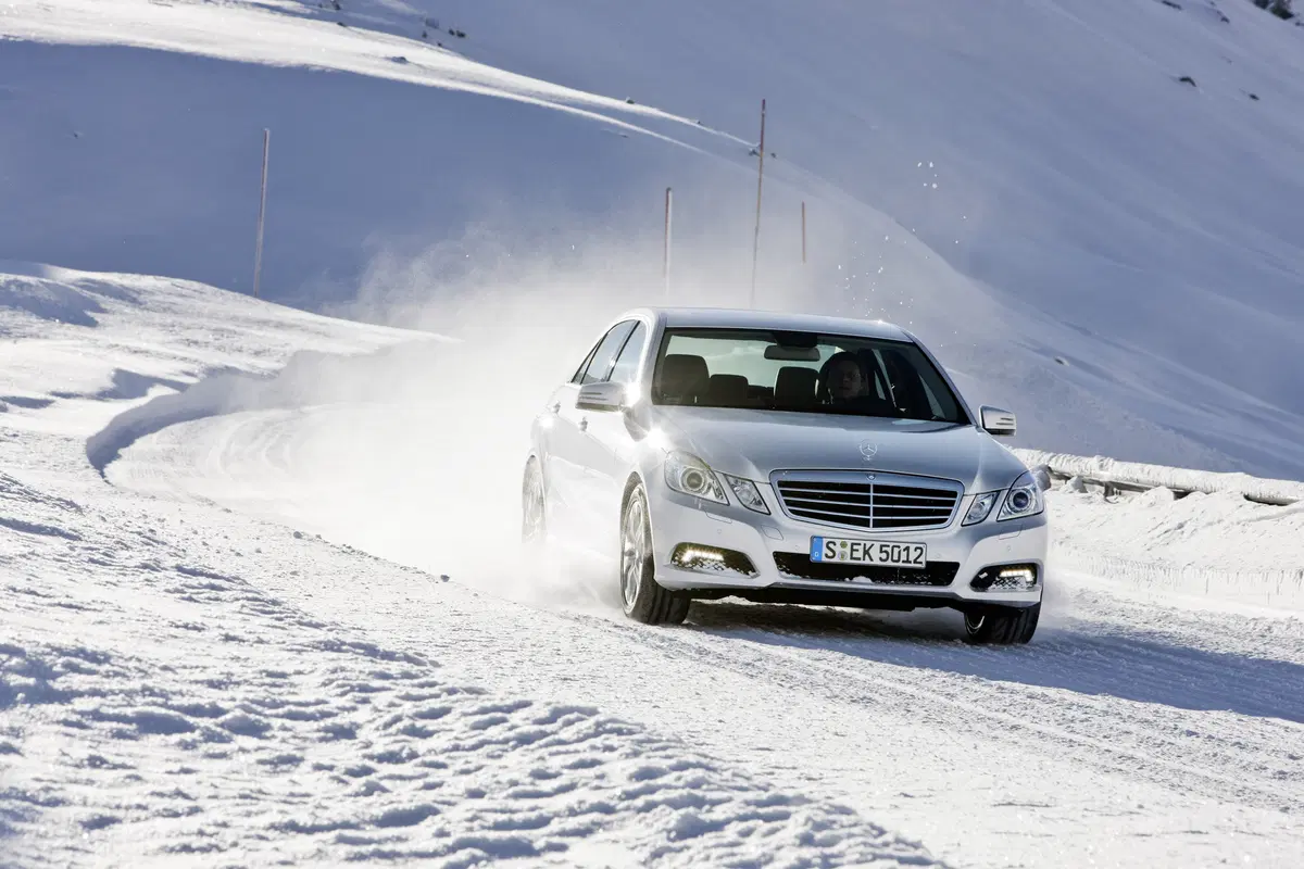 Mercedes-Benz Classe E 200 CDI Executive (57)