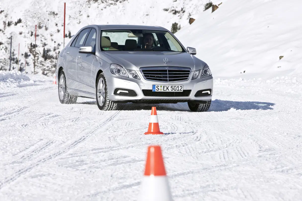 Mercedes-Benz Classe E 200 CDI Executive (66)
