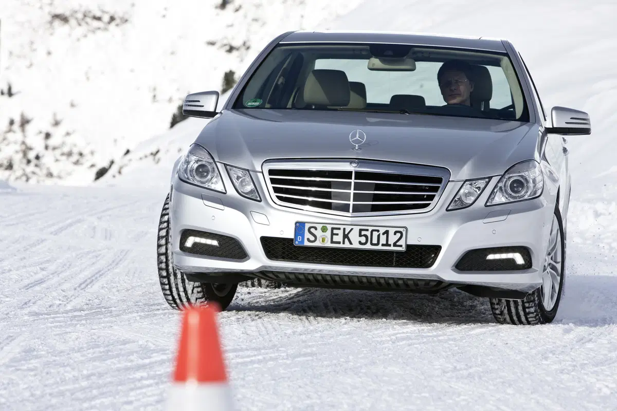 Mercedes-Benz Classe E 200 CDI Executive (67)