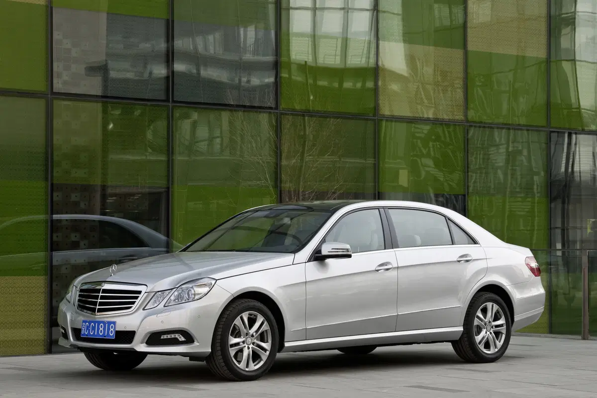 Mercedes-Benz Classe E 200 CDI Executive (81)