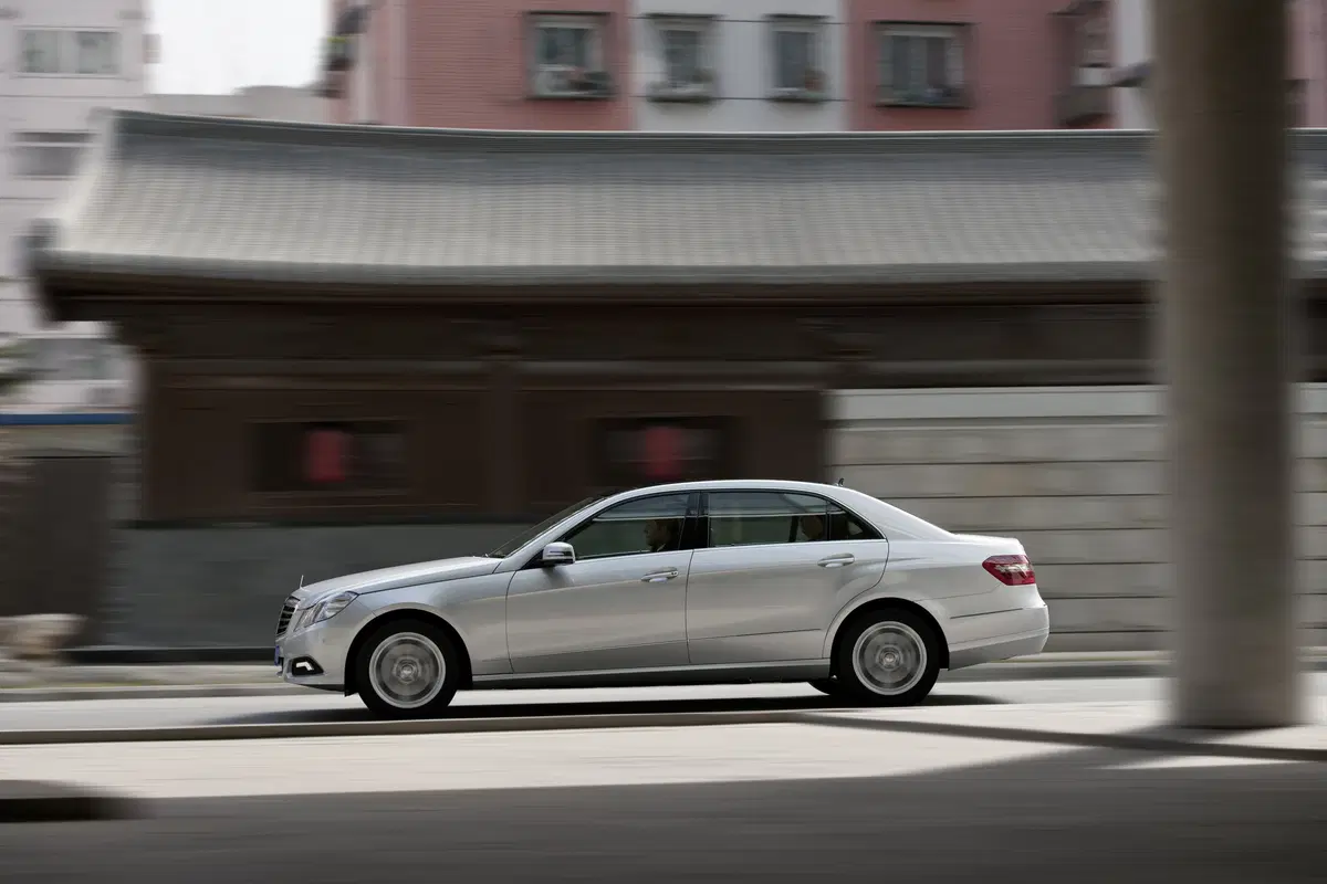 Mercedes-Benz Classe E 200 CDI Executive (83)