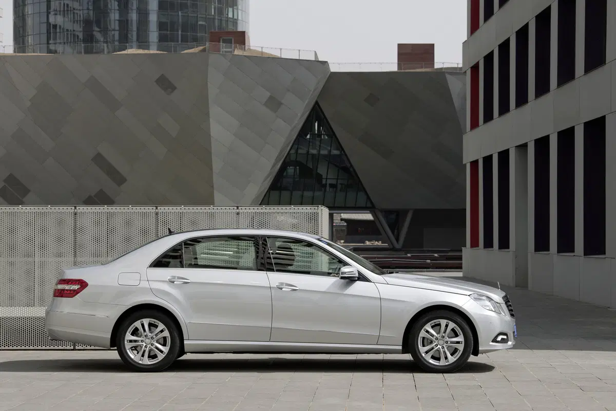 Mercedes-Benz Classe E 200 CDI Executive (84)