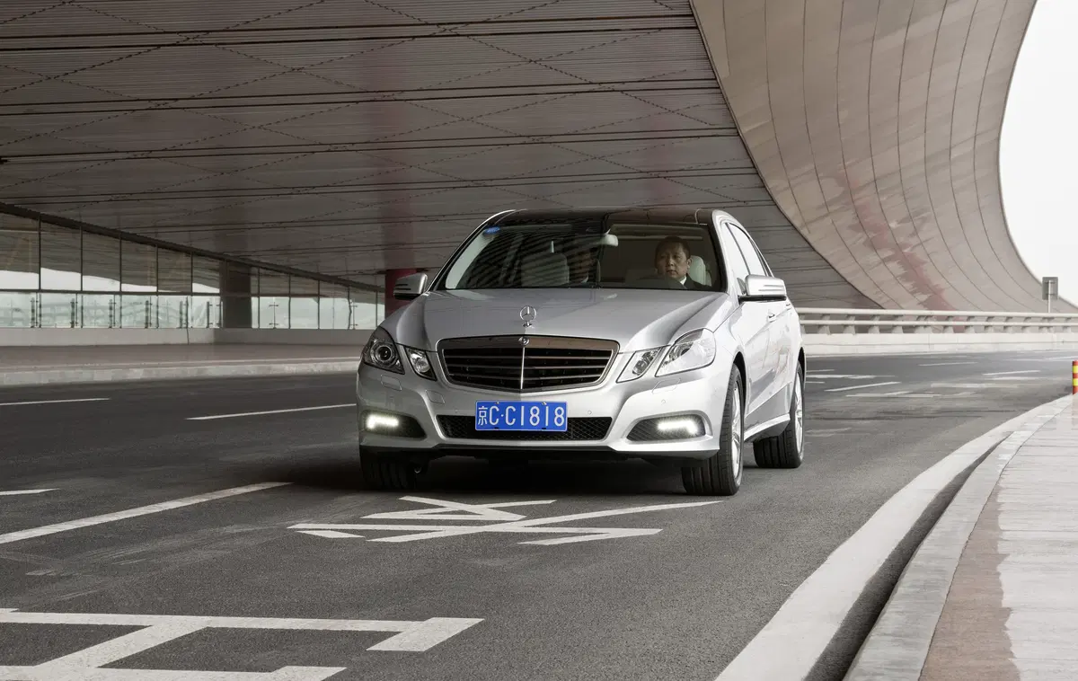 Mercedes-Benz Classe E 200 CDI Executive (88)