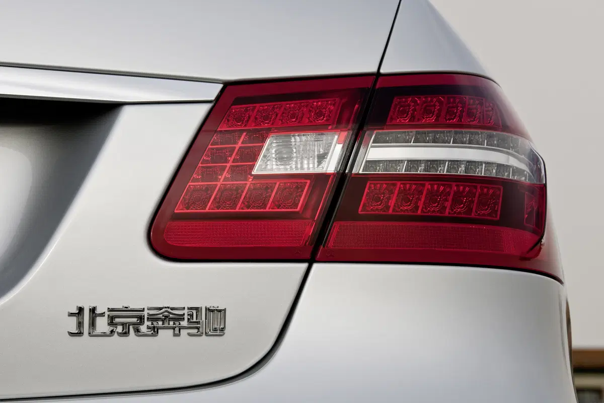 Mercedes-Benz Classe E 200 CDI Executive (90)