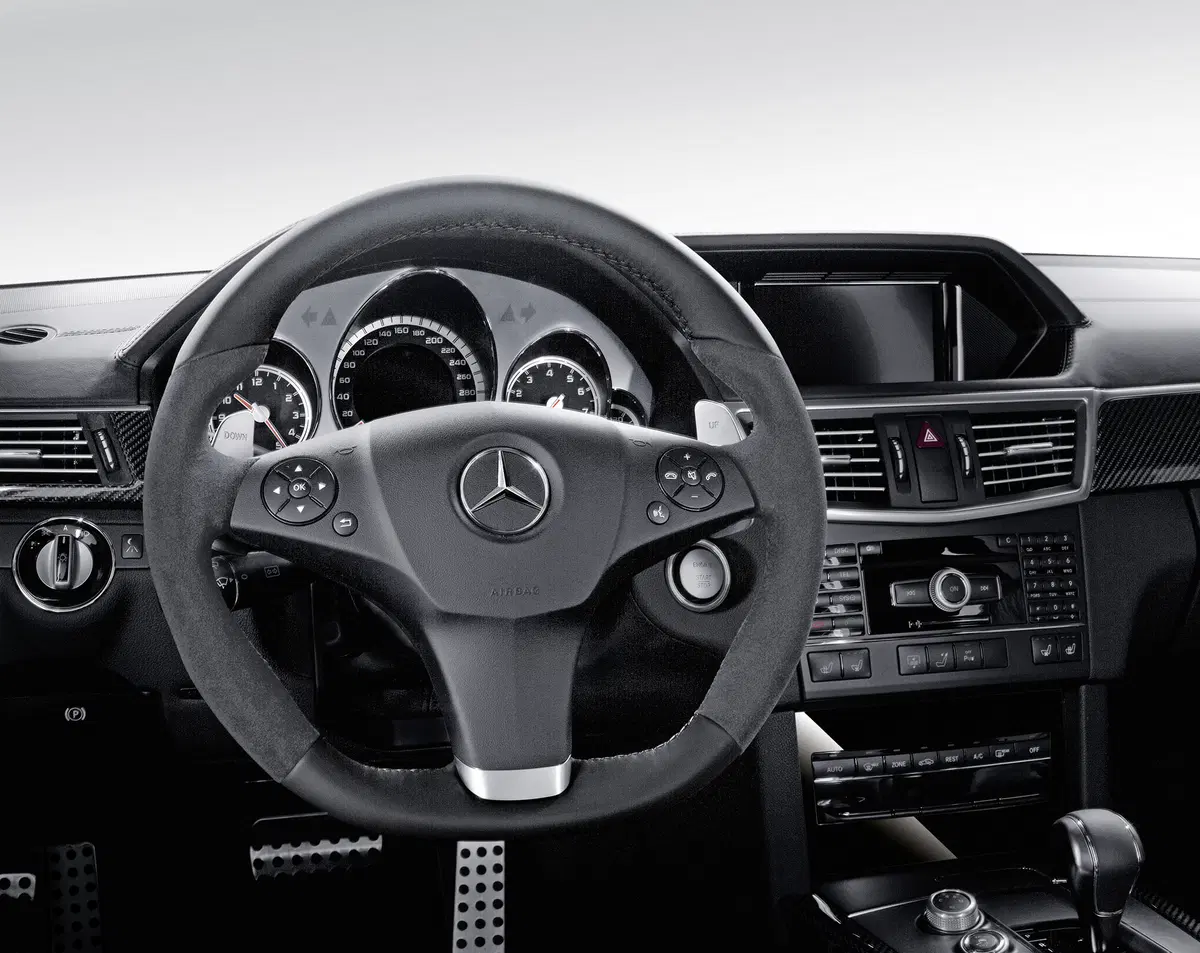 Mercedes-Benz Classe E 200 CDI Executive (93)