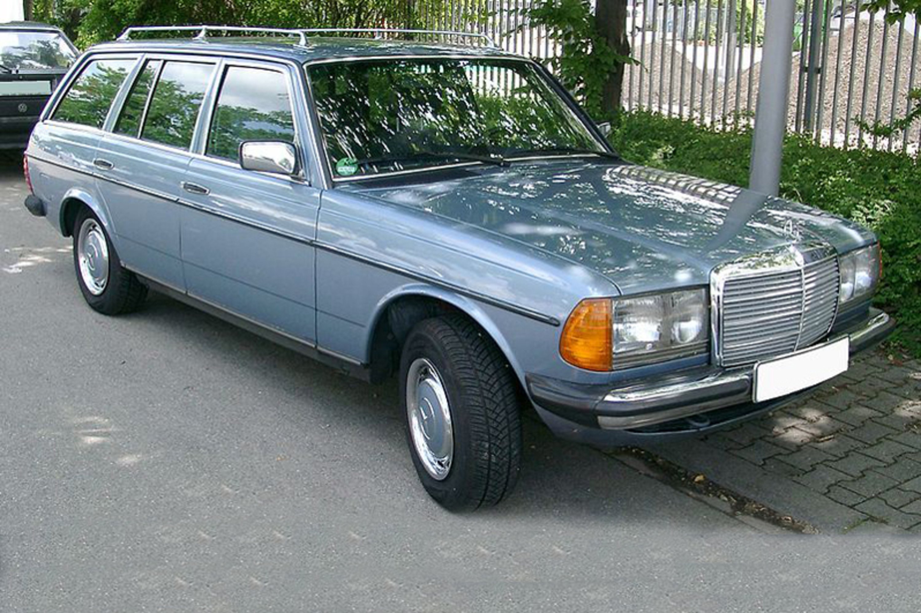 Mercedes-Benz 230 Station Wagon (1978-86)