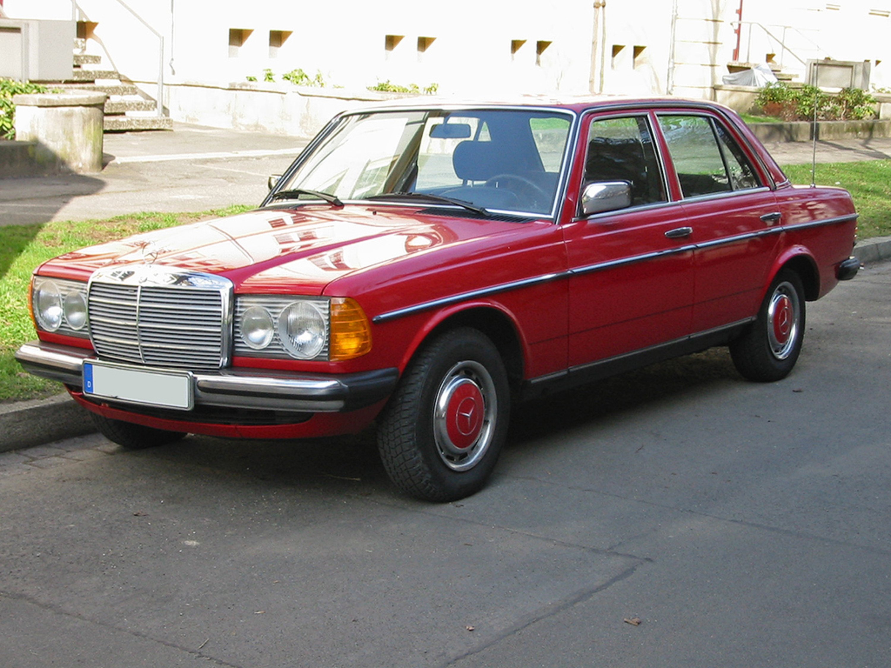 Mercedes-Benz 240 (1979-85)