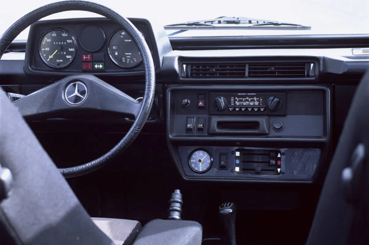 Mercedes-Benz 240 240 GD lungo Furgone (3)