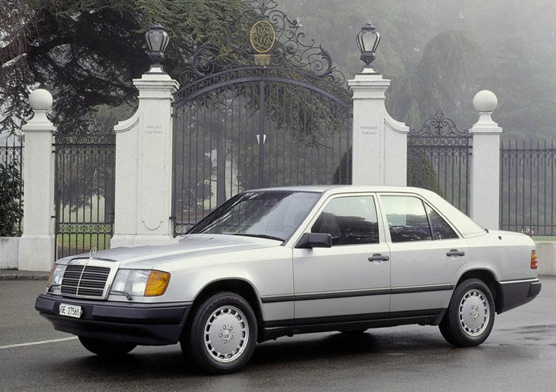 Mercedes-Benz 300 (1985-93)