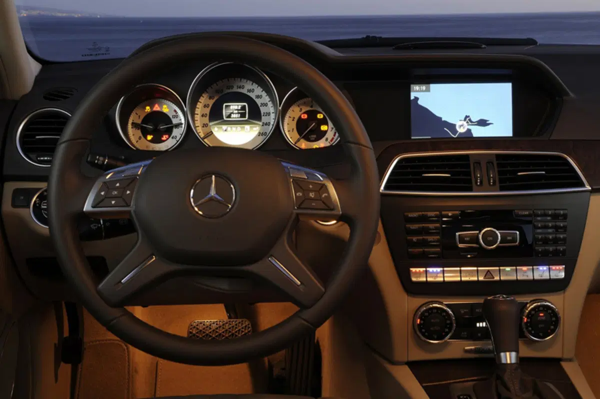 Mercedes-Benz Classe C 250 CDI 4Matic Executive (13)