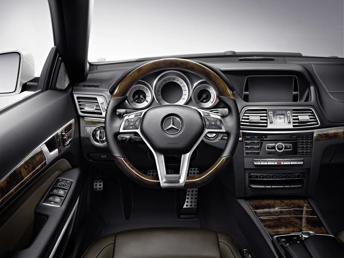 Mercedes-Benz Classe E Cabrio 220 d Cabrio Premium (11)