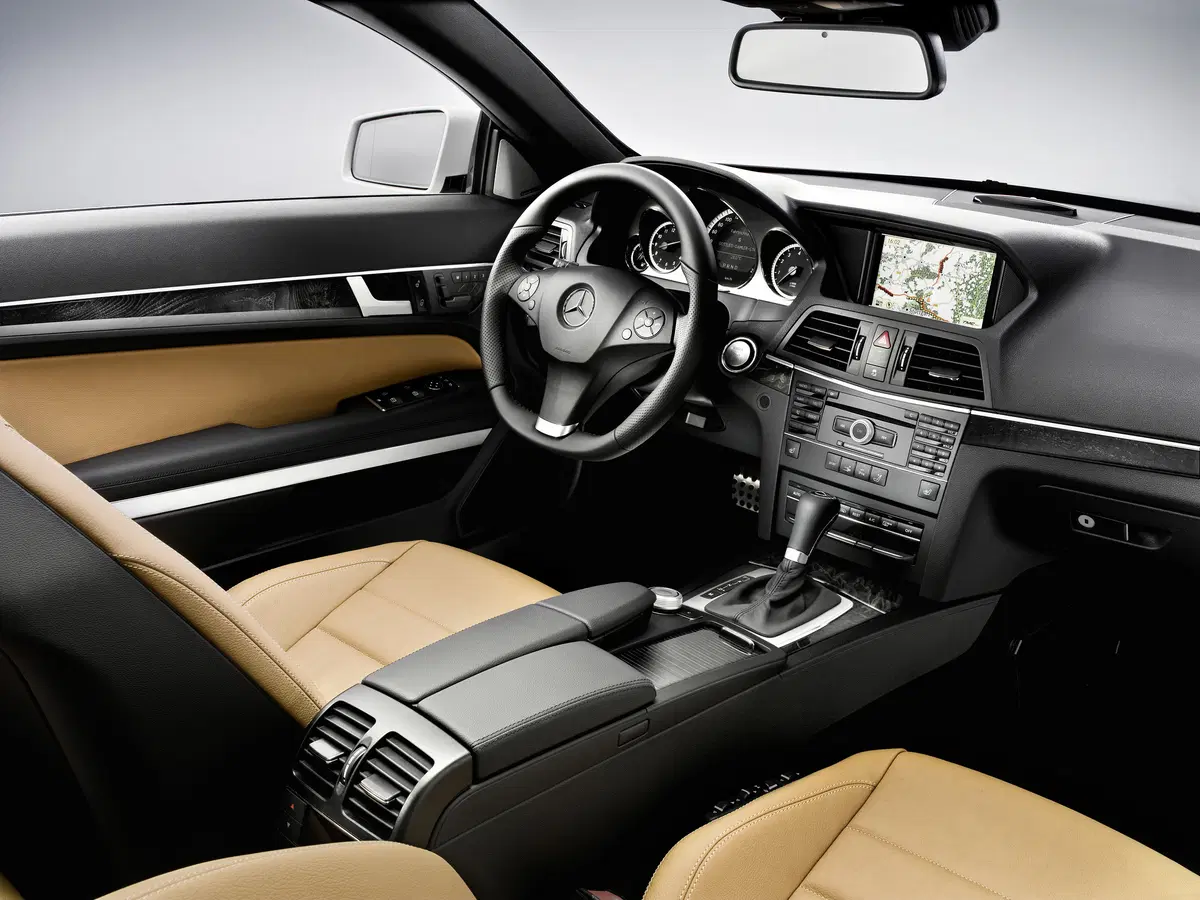 Mercedes-Benz Classe E Cabrio 220 d Cabrio Premium (34)