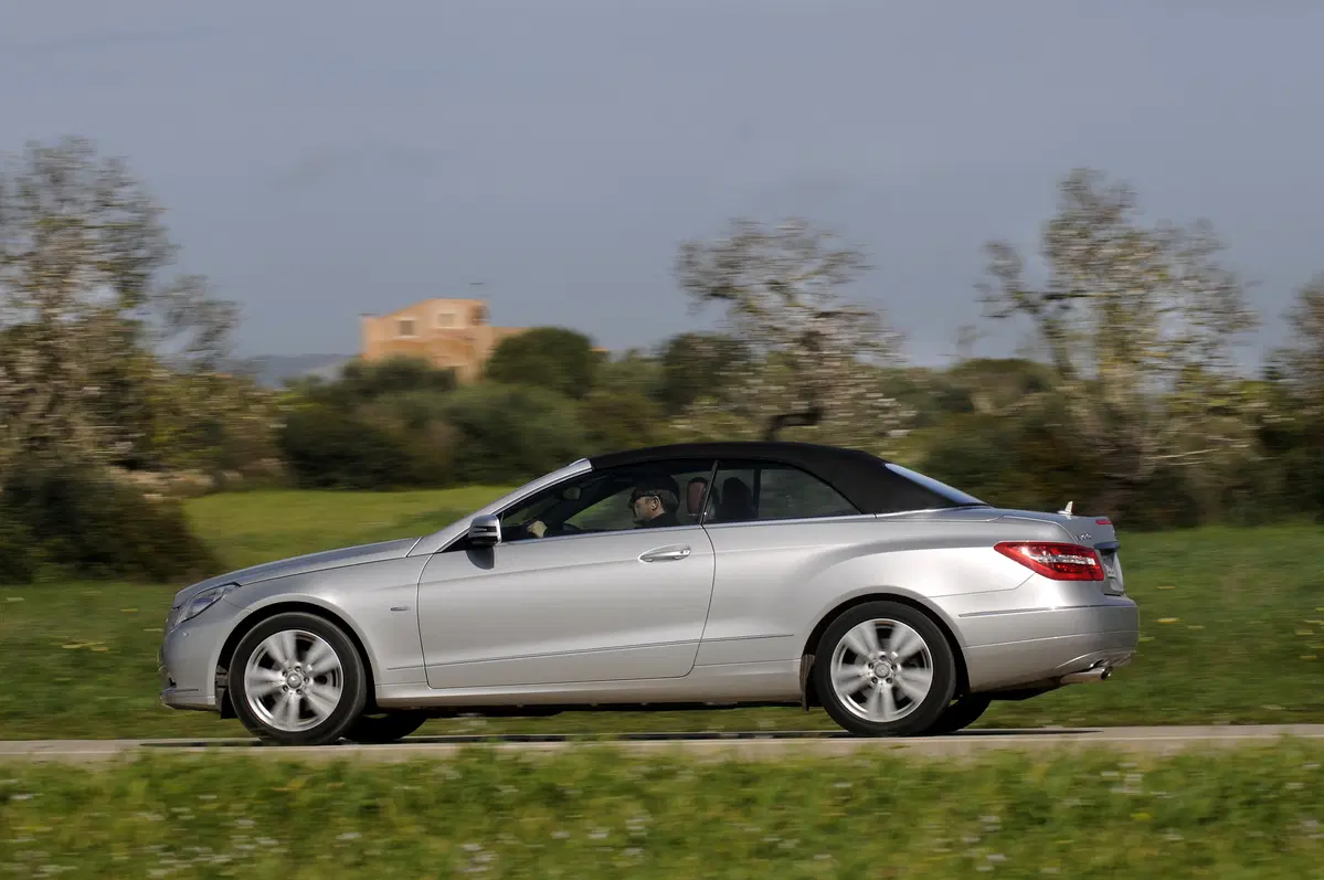 Mercedes-Benz Classe E Cabrio 220 d Cabrio Premium (46)