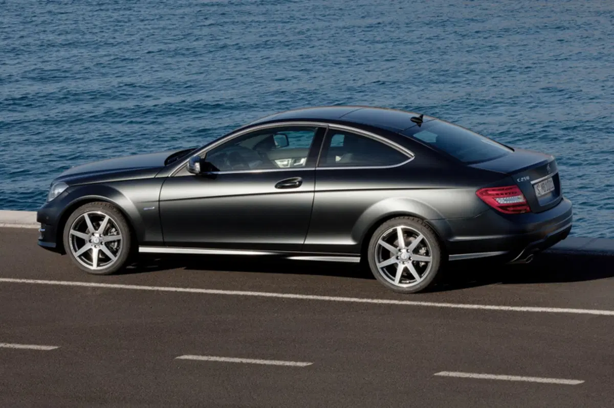 Mercedes-Benz Classe C Coupé 180 Coupé Executive (9)