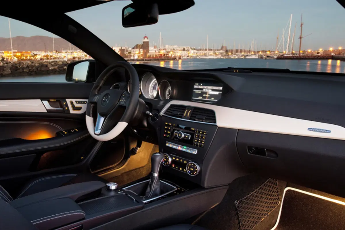 Mercedes-Benz Classe C Coupé 180 Coupé Executive (16)