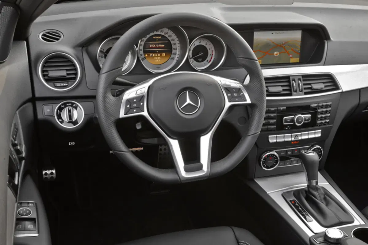 Mercedes-Benz Classe C Coupé 180 Coupé Executive (17)