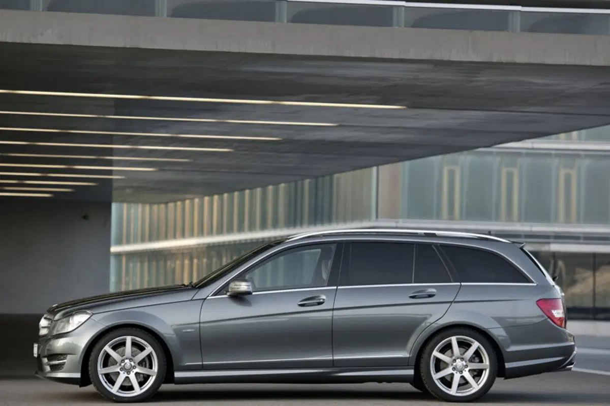 Mercedes-Benz Classe C Station Wagon 220 CDI BlueEFFICIENCY Elegance (5)