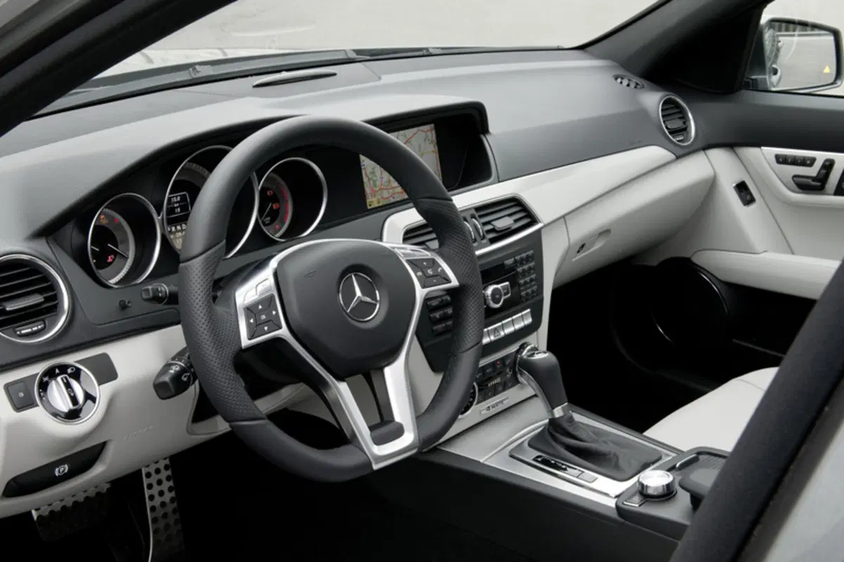 Mercedes-Benz Classe C Station Wagon 220 CDI BlueEFFICIENCY Elegance (19)