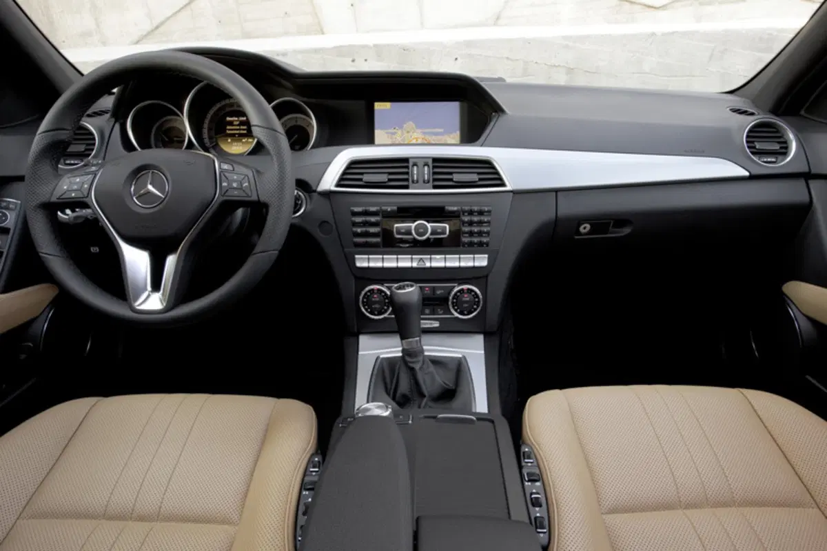 Mercedes-Benz Classe C Station Wagon 220 CDI BlueEFFICIENCY Elegance (20)