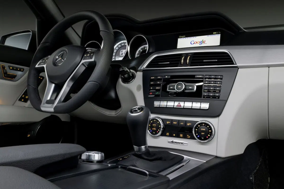 Mercedes-Benz Classe C Station Wagon 220 CDI BlueEFFICIENCY Elegance (21)