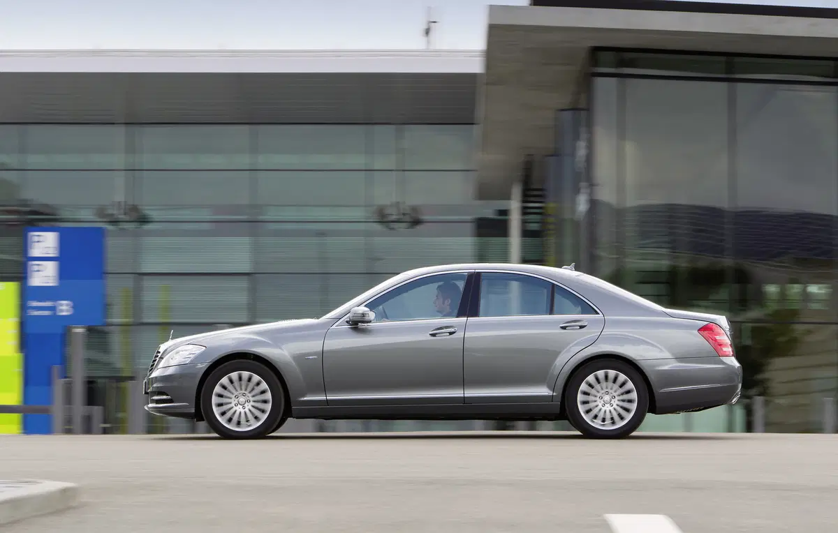 Mercedes-Benz Classe S 320 CDI 4Matic Avantgarde Lunga (27)