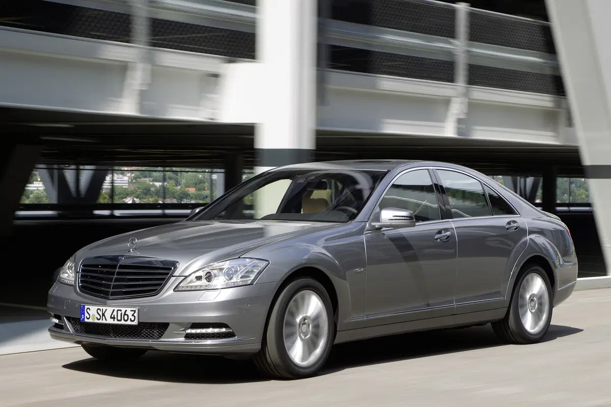 Mercedes-Benz Classe S 320 CDI 4Matic Avantgarde Lunga (28)