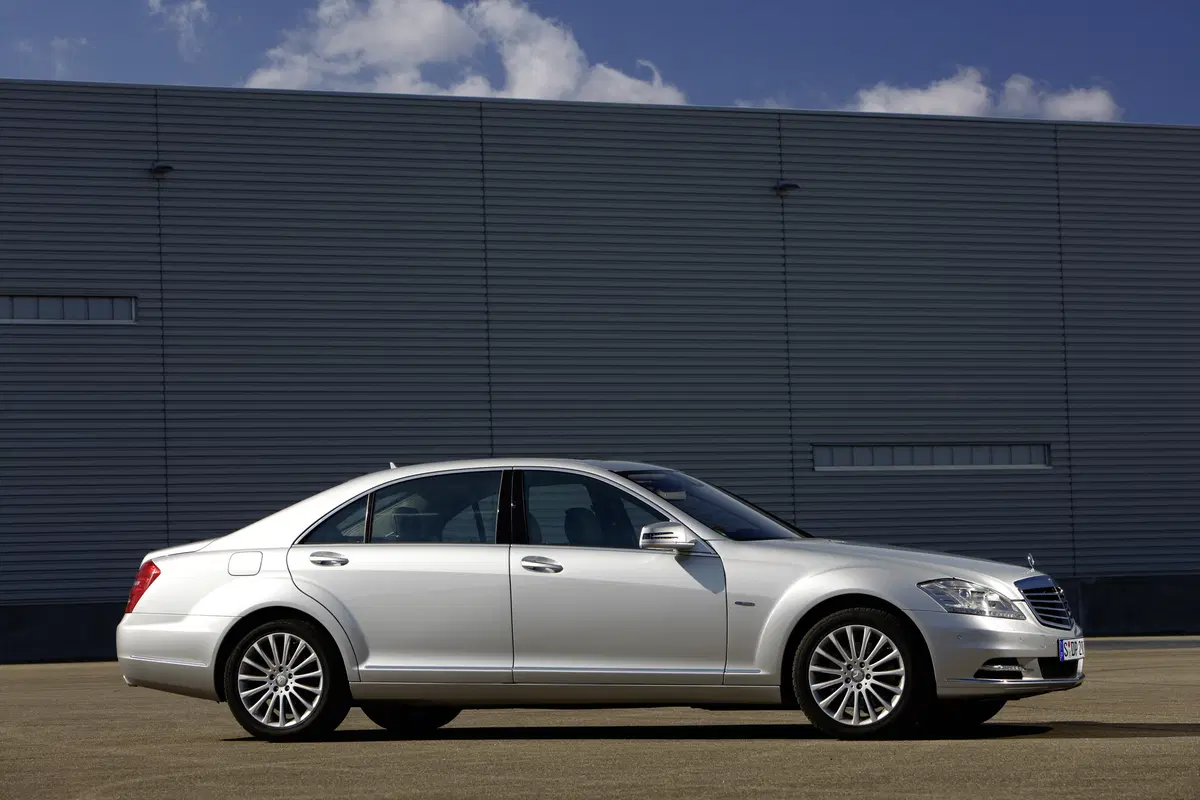Mercedes-Benz Classe S 320 CDI 4Matic Avantgarde Lunga (36)