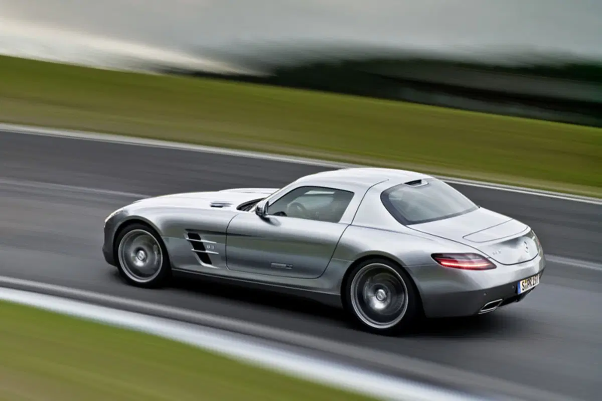 Mercedes-Benz SLS (2009-14) (21)