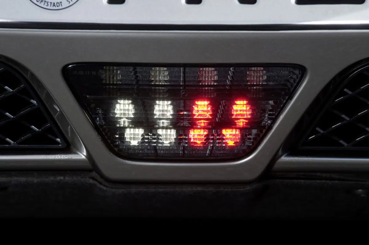 Mercedes-Benz SLS (2009-14) (33)