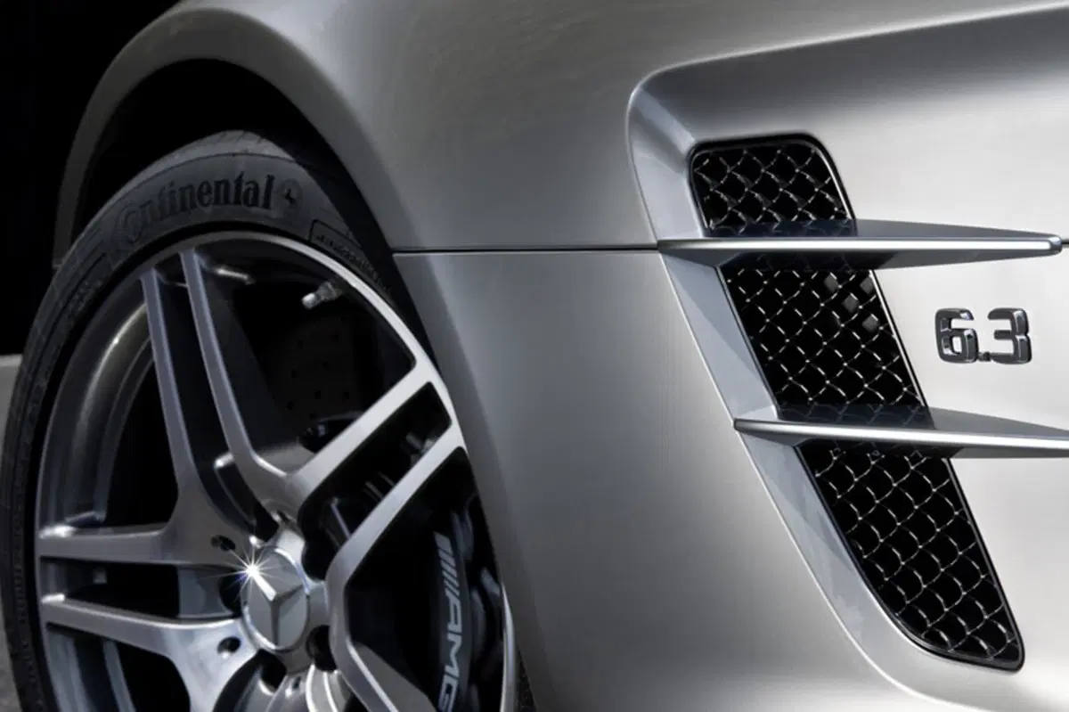 Mercedes-Benz SLS (2009-14) (34)