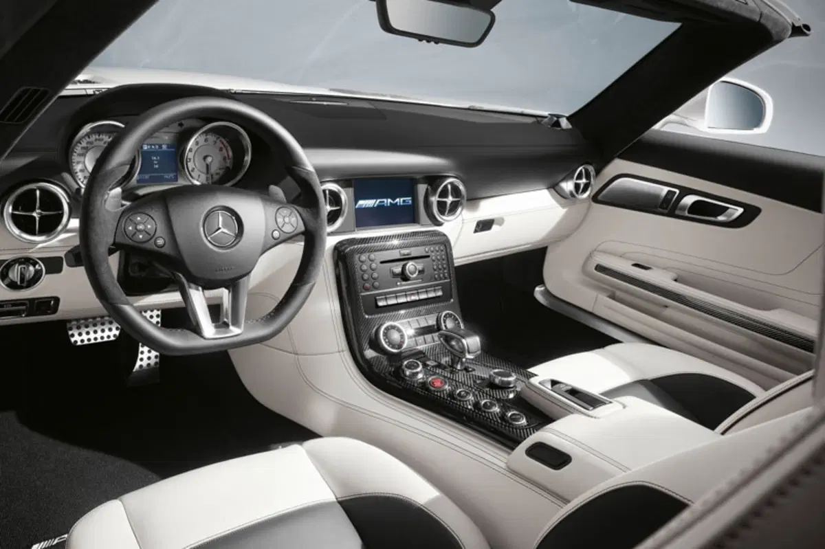 Mercedes-Benz SLS (2009-14) (57)