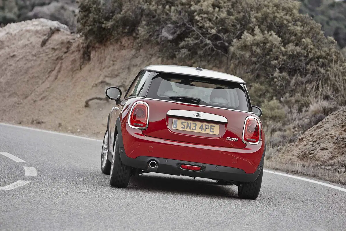 MINI Mini 2.0 Cooper S Resolute (9)