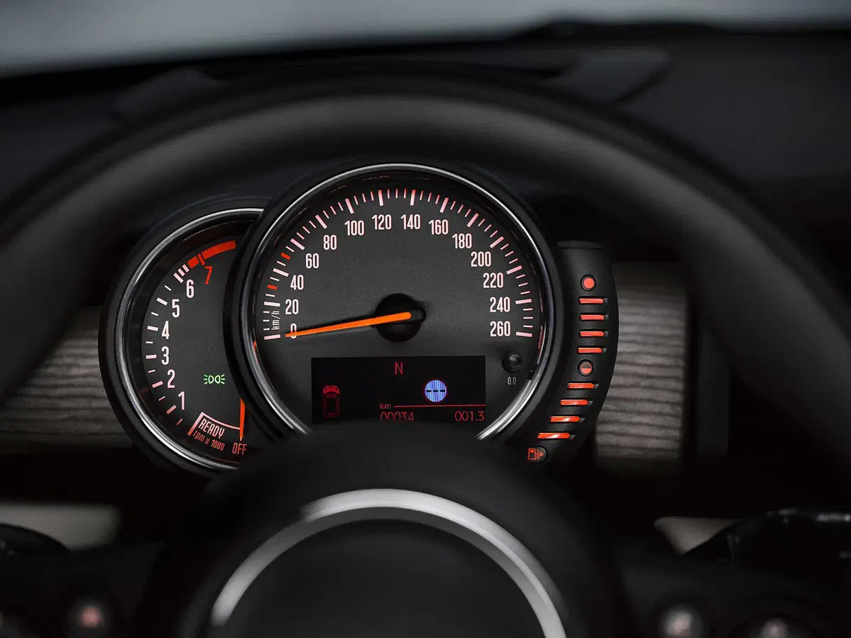 MINI Mini 2.0 Cooper S Resolute (17)