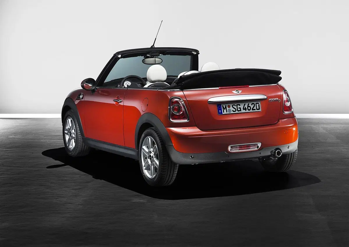 MINI Mini Cabrio 2.0 16V Cooper SD Cabrio (6)