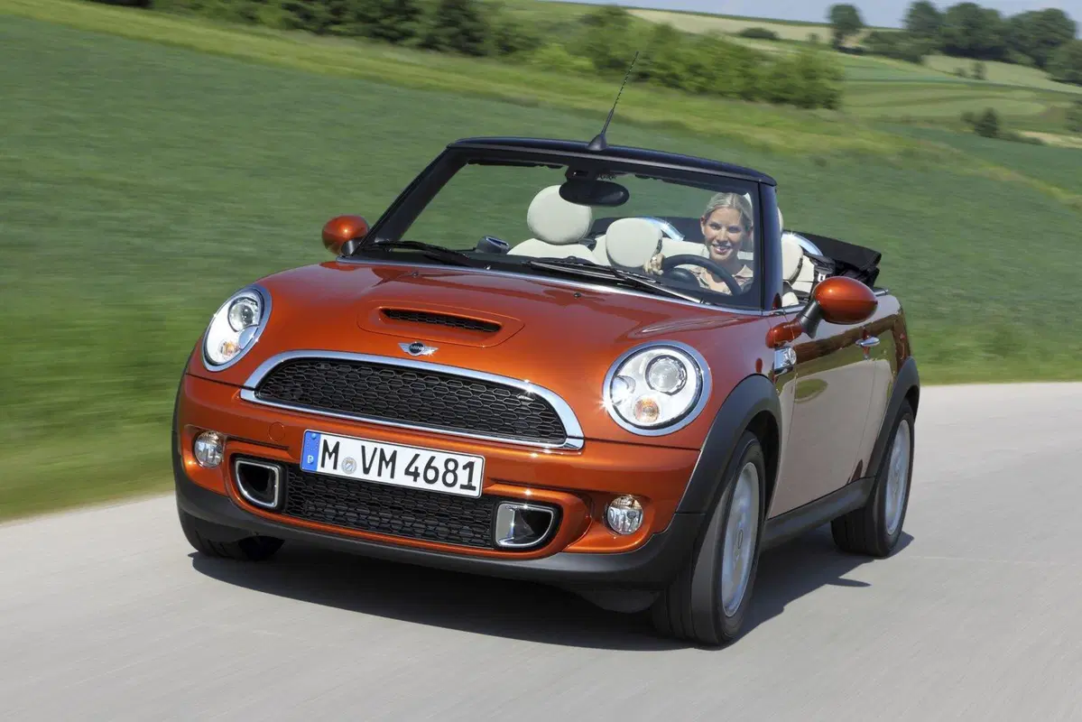 MINI Mini Cabrio 2.0 16V Cooper SD Cabrio (9)