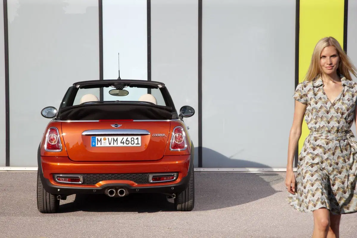 MINI Mini Cabrio 2.0 16V Cooper SD Cabrio (10)