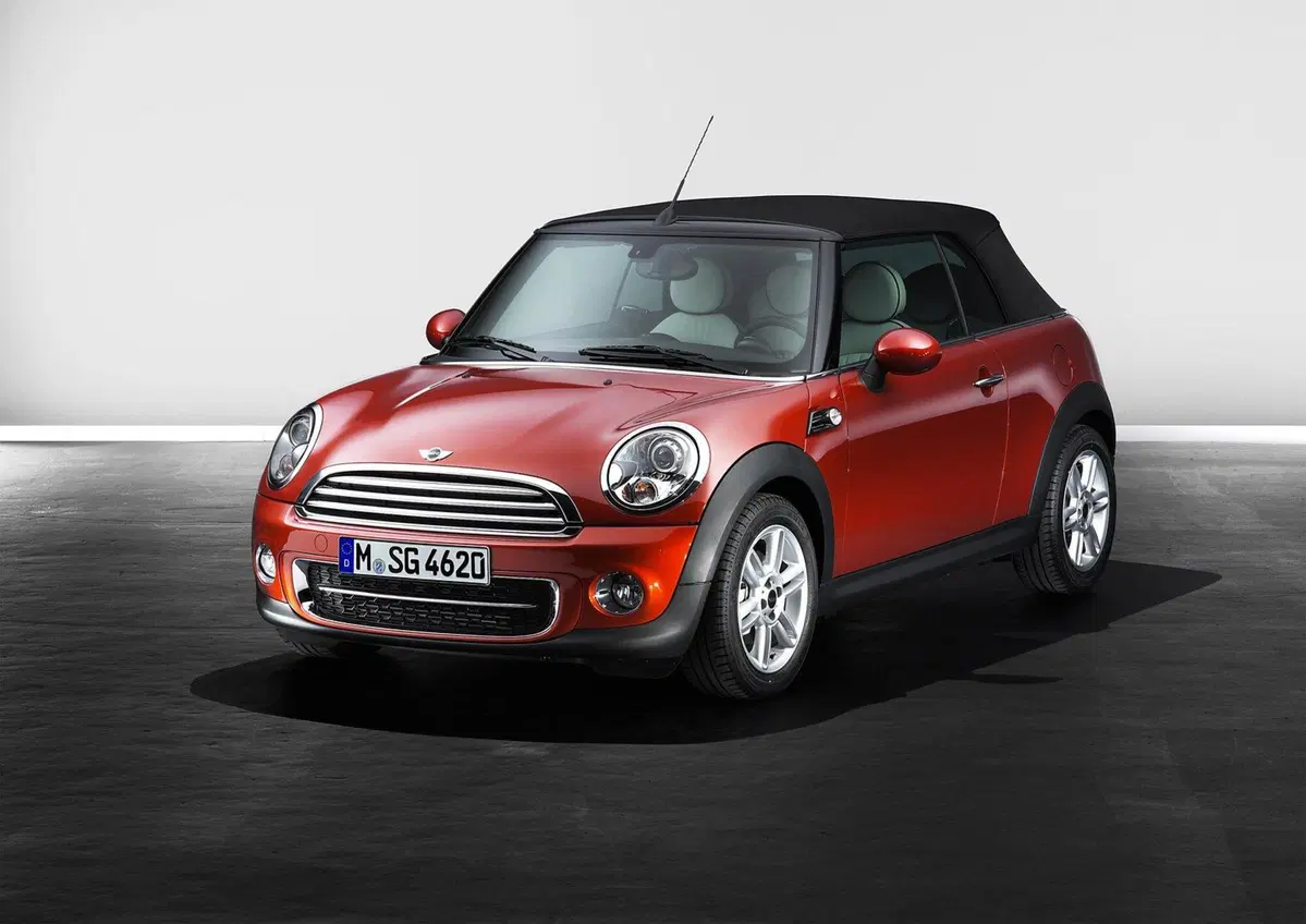 MINI Mini Cabrio 2.0 16V Cooper SD Cabrio (16)