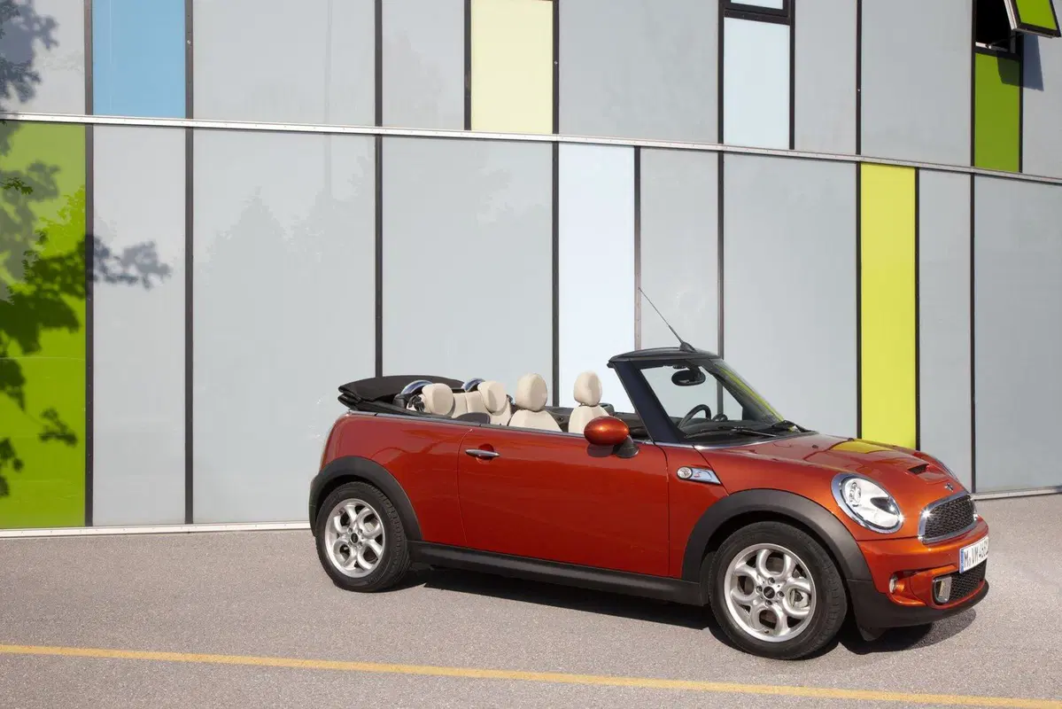 MINI Mini Cabrio 2.0 16V Cooper SD Cabrio (17)
